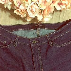 Nine West dark straight leg stretchy jeans 👖